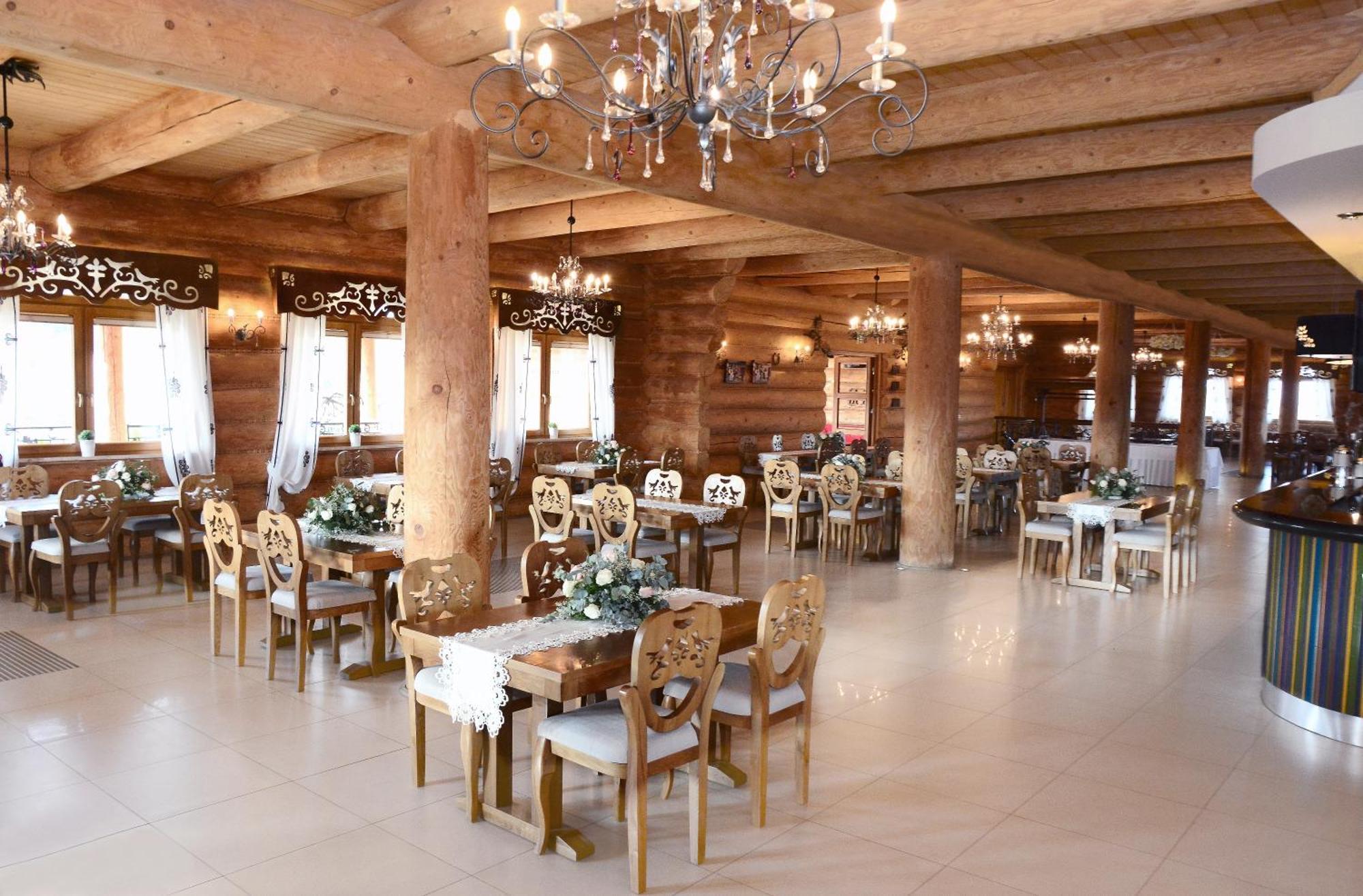 נובה סלופיה Hotel Swietokrzyski Dwor מראה חיצוני תמונה